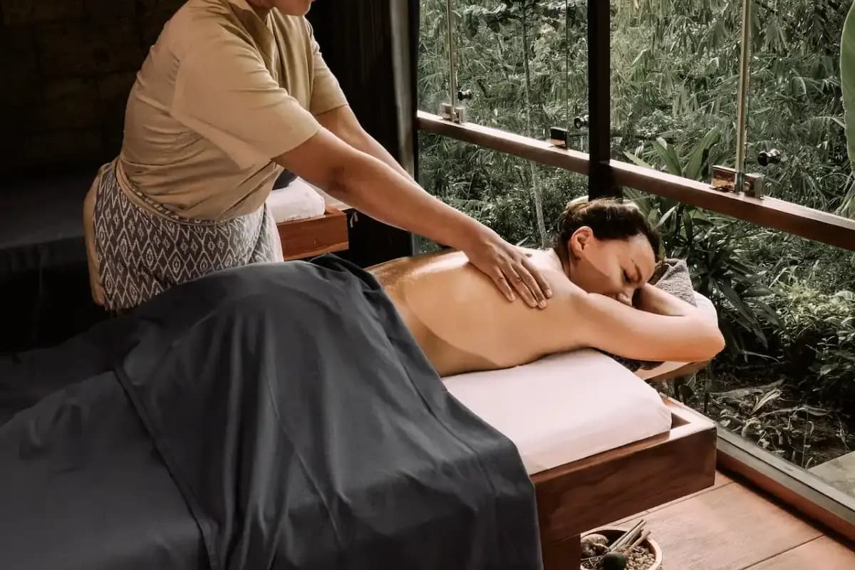 What Balinese Massage Actually Does to Your Body and Mind?